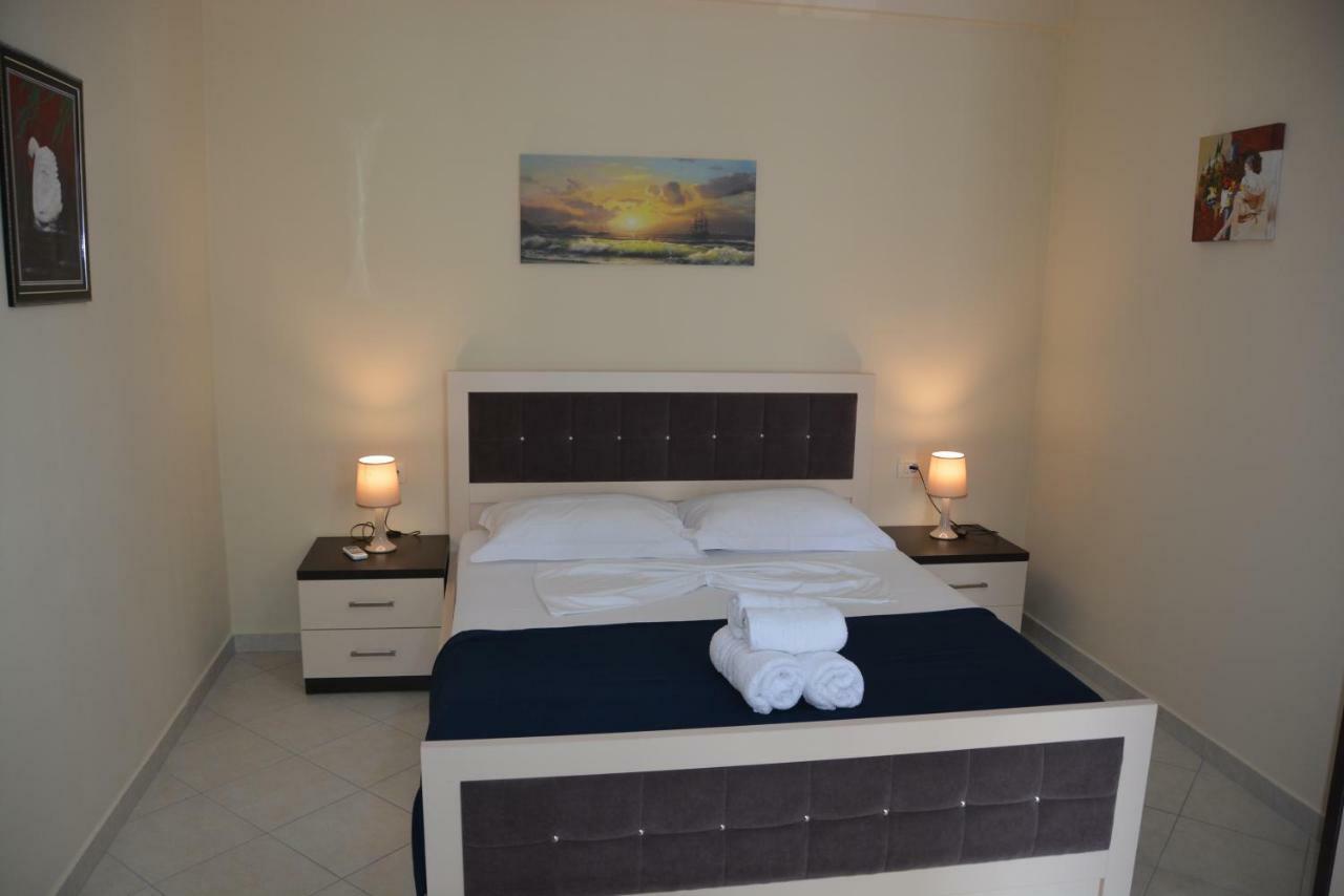 Cava Apartments Sarande Bagian luar foto